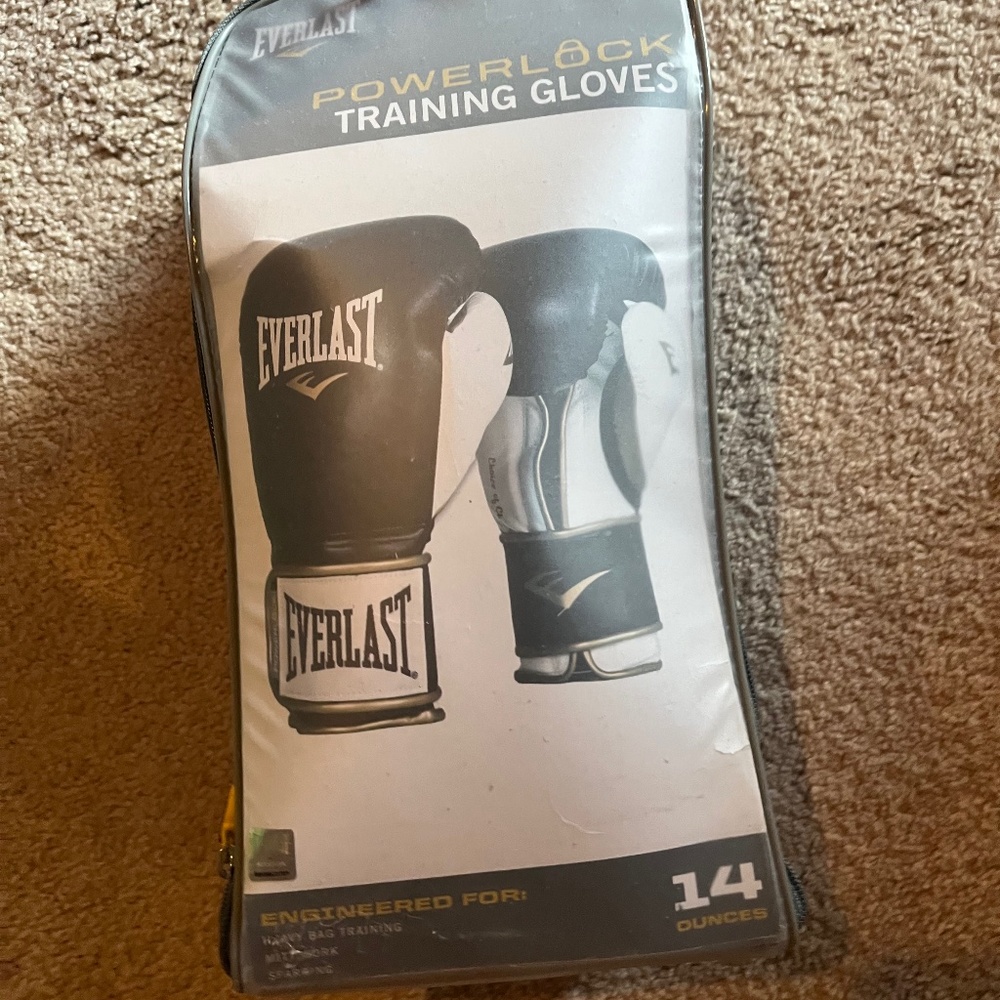 Everlast powerlock 14oz training gloves, NWT